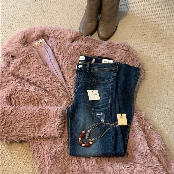 💕🎉HP🎉🌸Vegan Fur Knee Length Coat💕 - Picture 4 of 7